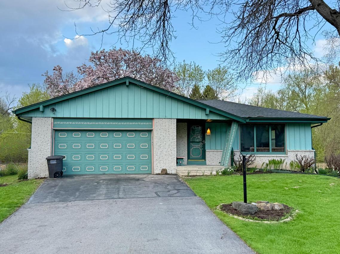 351 Hialeah Dr., Caledonia, WI 53402