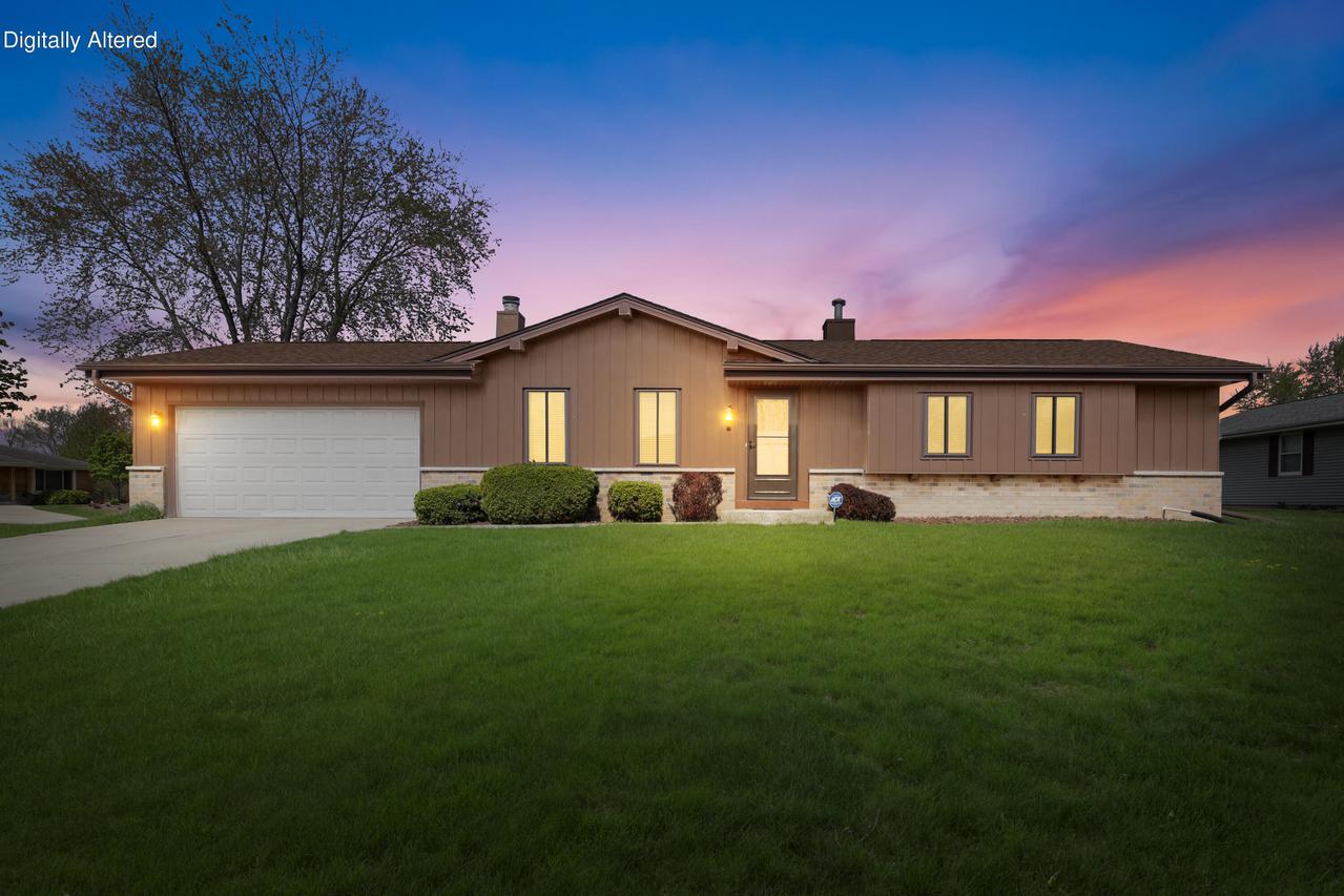 6967 S Tumblecreek Dr, Franklin, WI 53132