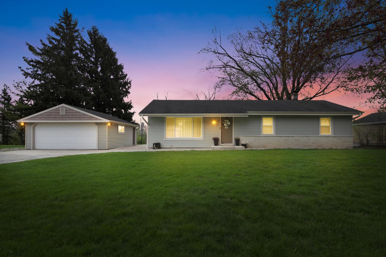 3145 Glacier Dr, Richfield, WI 53033