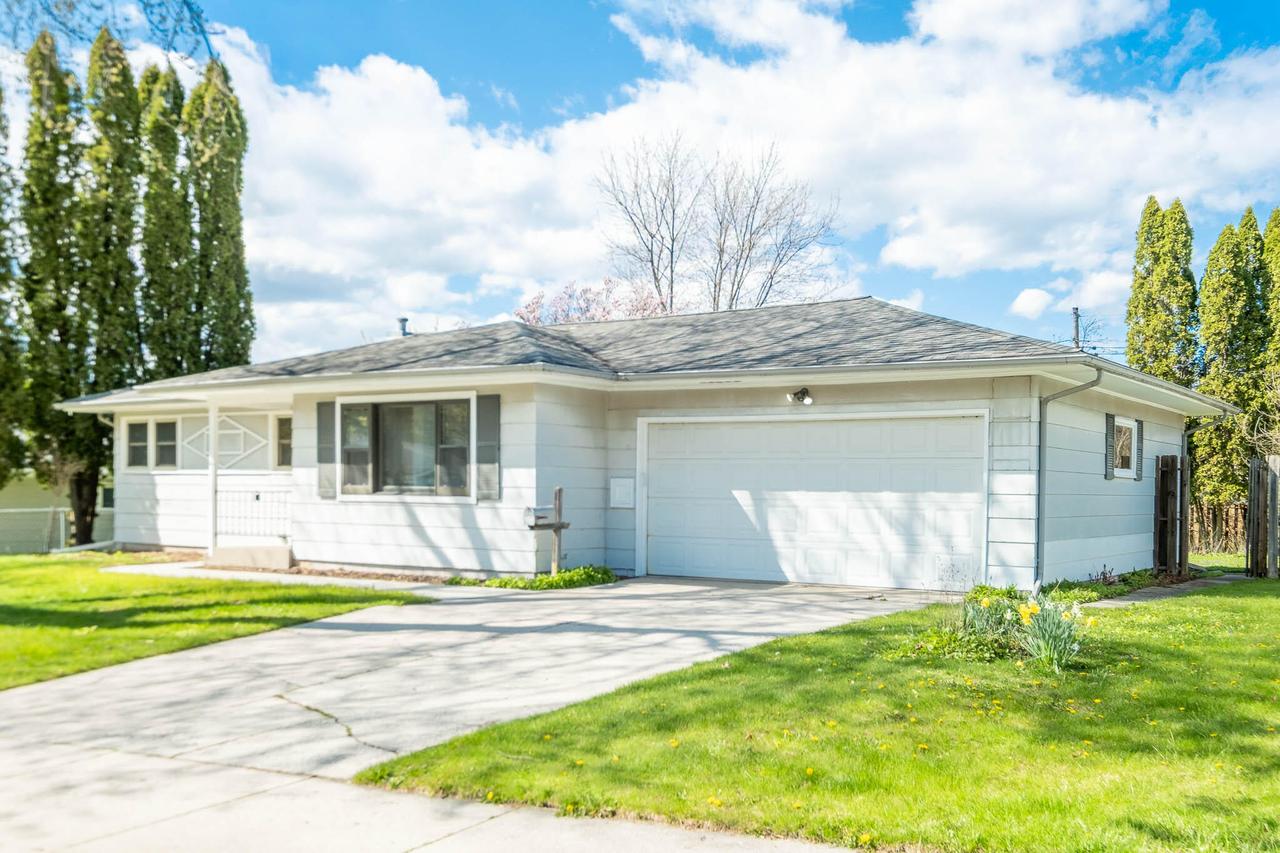 2708 Pershing Ave, Sheboygan, WI 53083