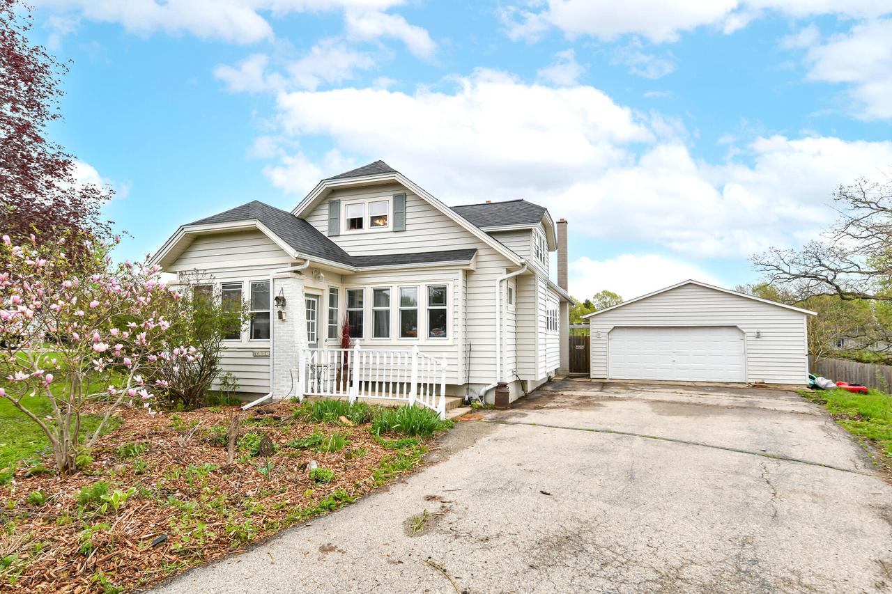 N6612 Juniper Rd, Sugar Creek, WI 53121