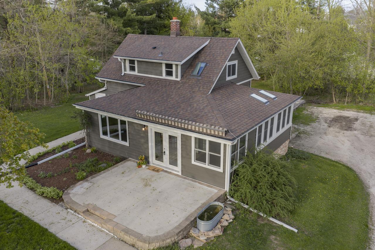 412 West Ave, Pewaukee, WI 53072