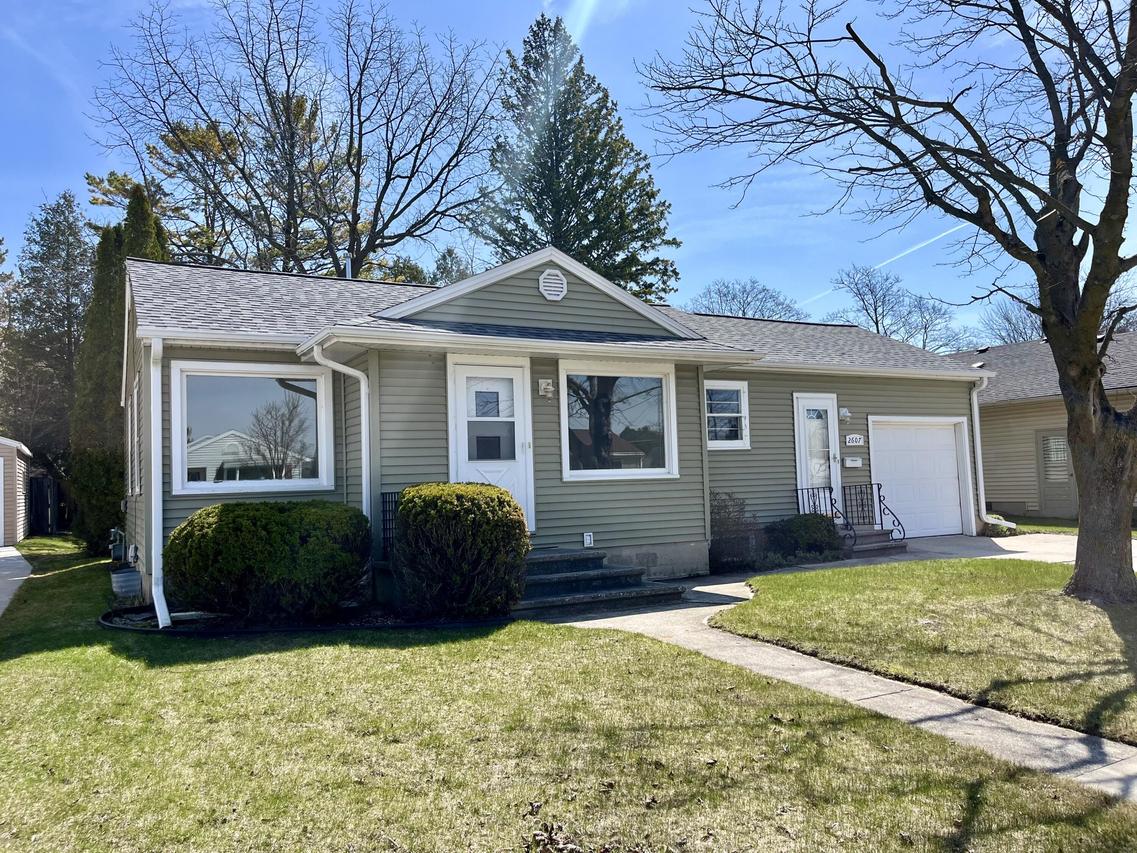 2607 Lincoln Ave, Two Rivers, WI 54241