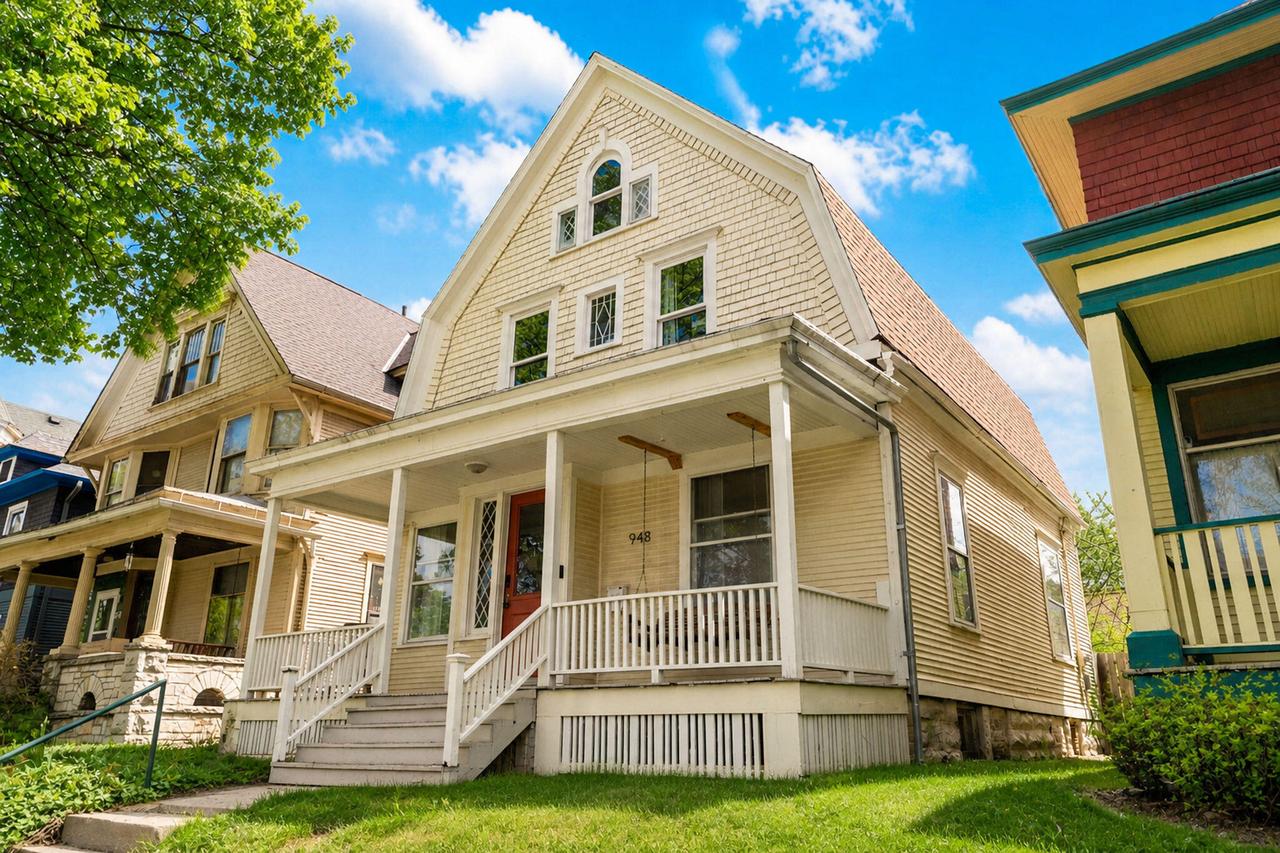 948 N 34th St, Milwaukee, WI 53208
