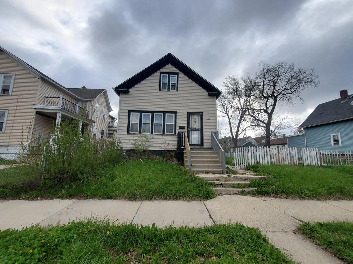 2466 N 7th St, Milwaukee, WI 53212