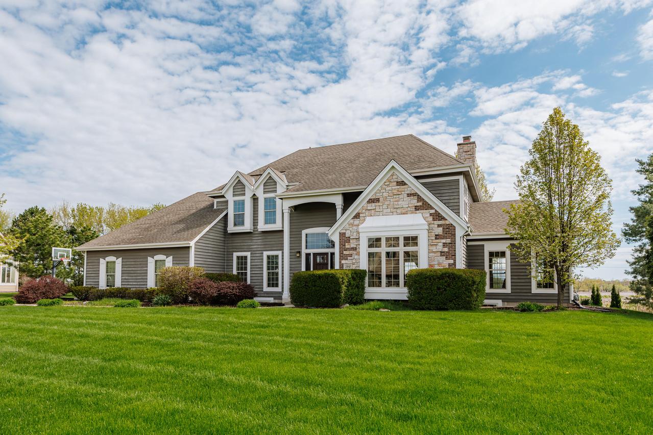 2850 Berwick Ct, Brookfield, WI 53045