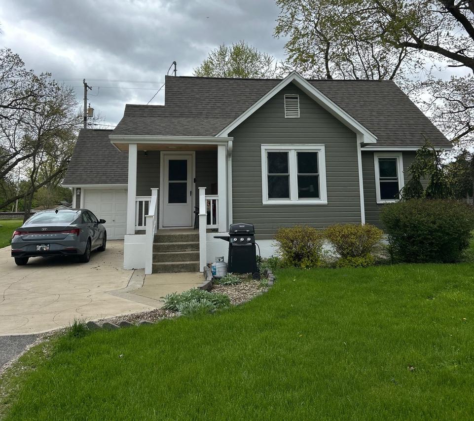 131 S 1st St, Salem Lakes, WI 53170