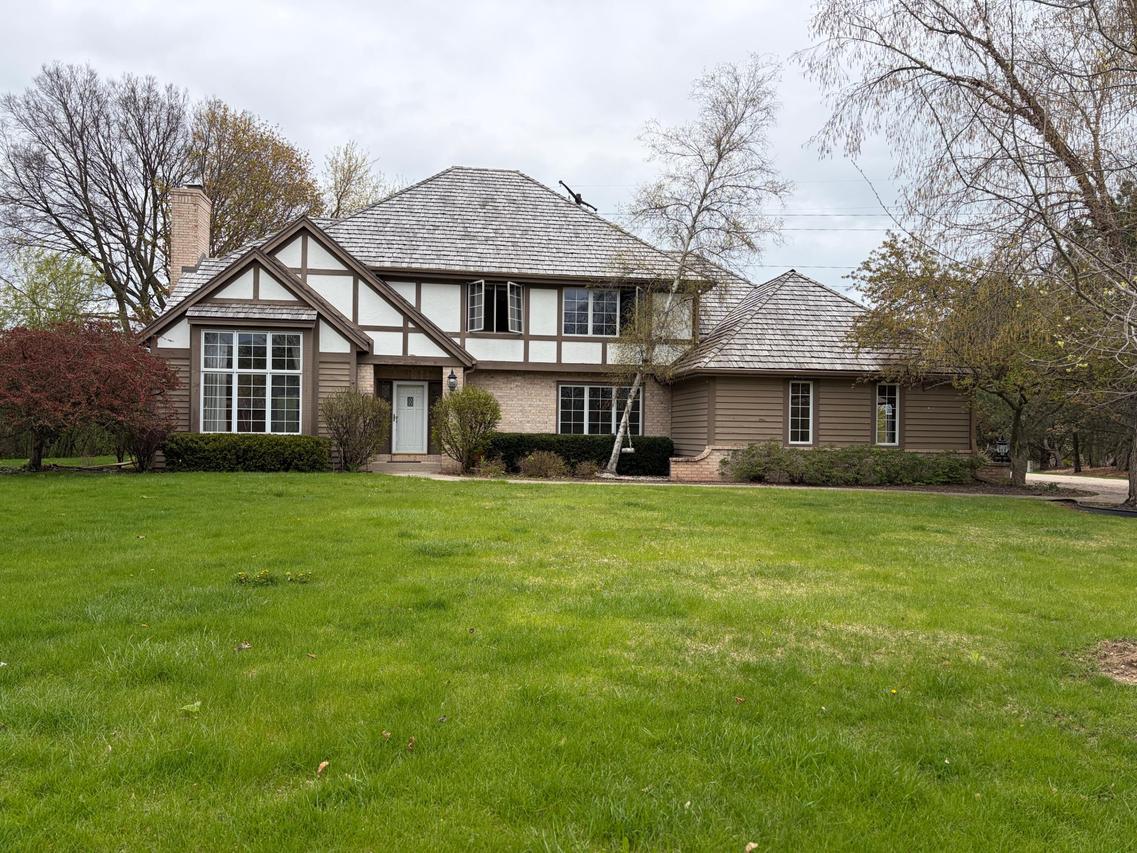 11528 Settlement Dr., Mequon, WI 53092