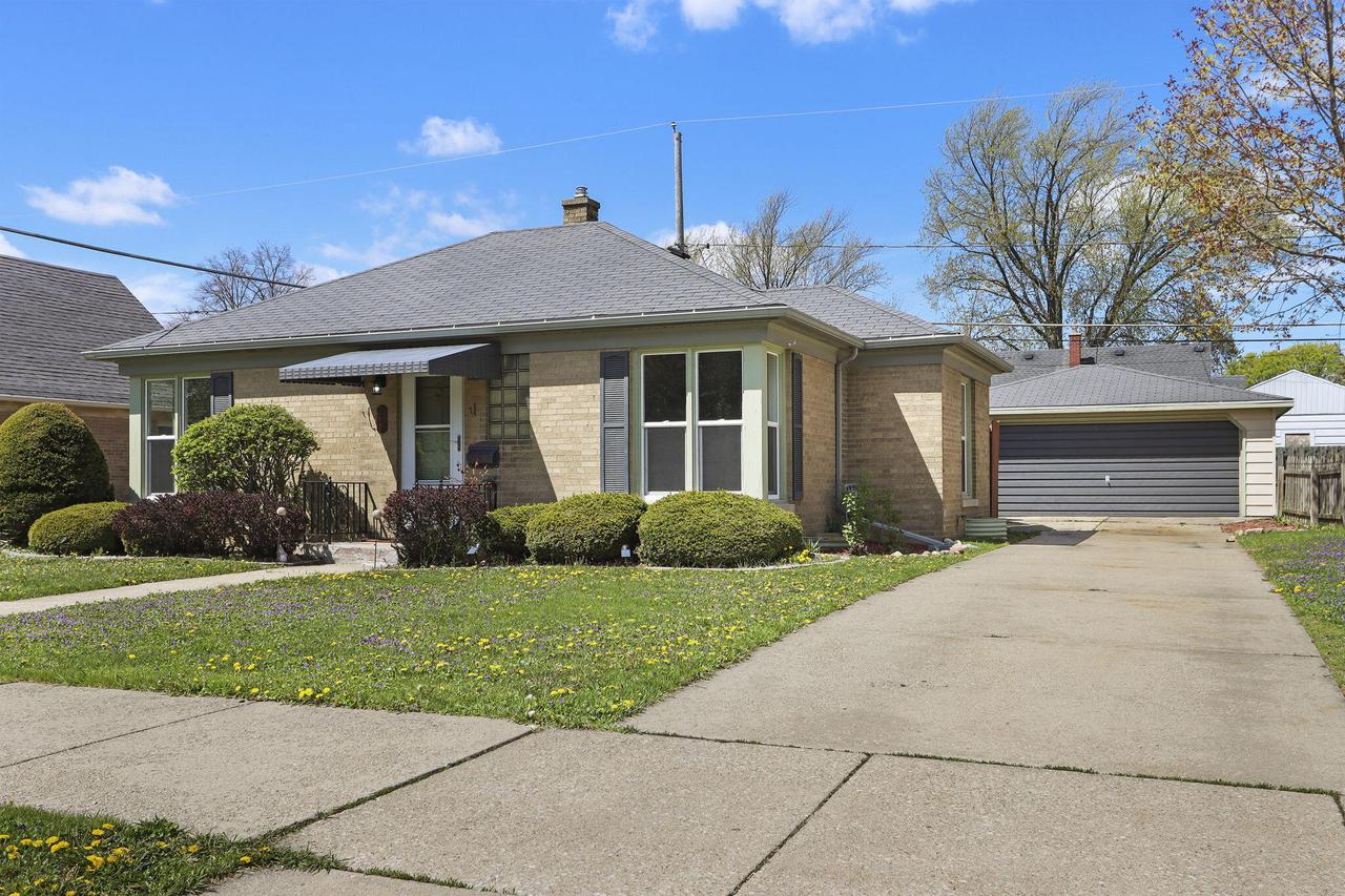 912 Melvin Ave., Racine, WI 53402