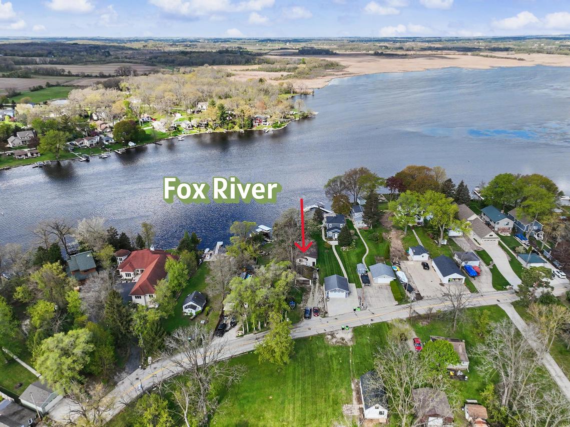 6602 Channel Rd, Waterford, WI 53185