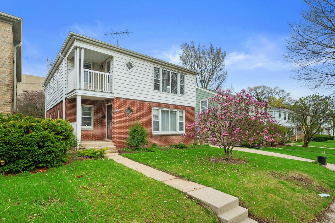 4146 N Bartlett Ave #4148, Shorewood, WI 53211