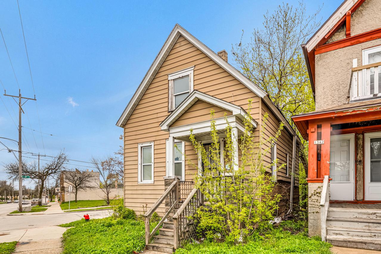 1344 W Atkinson Ave, Milwaukee, WI 53206