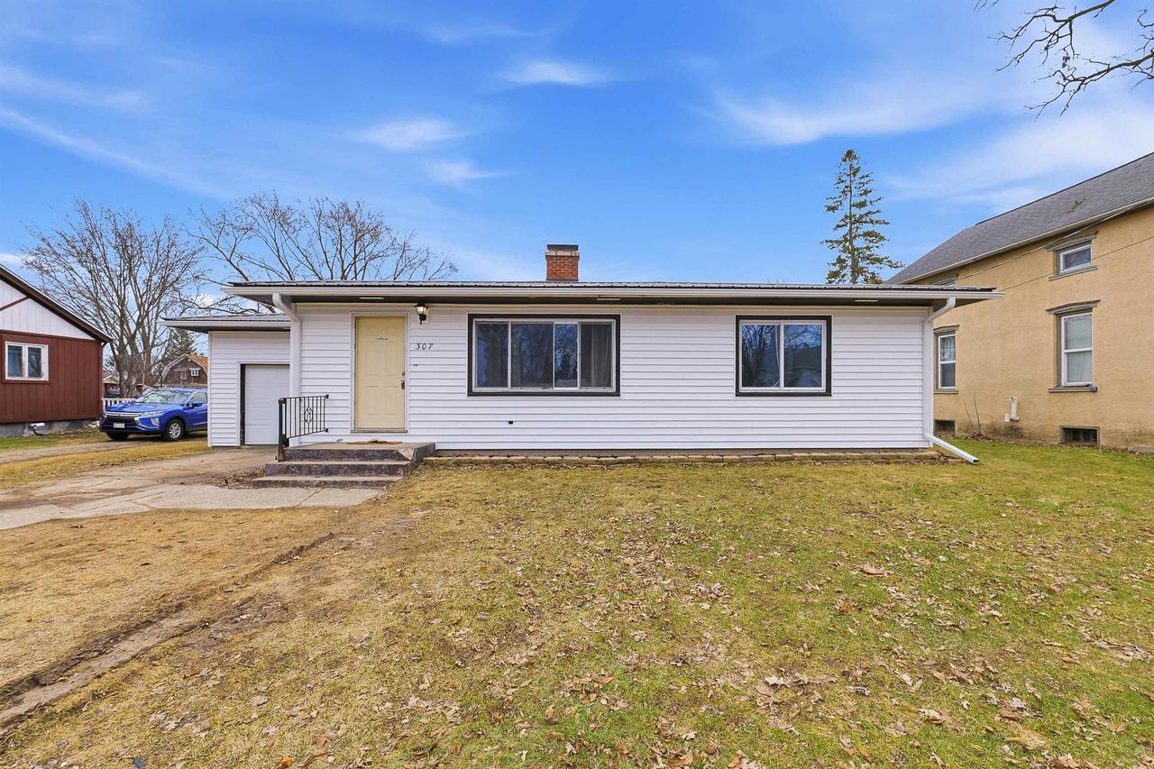 307 N Main, Reeseville, WI 53579