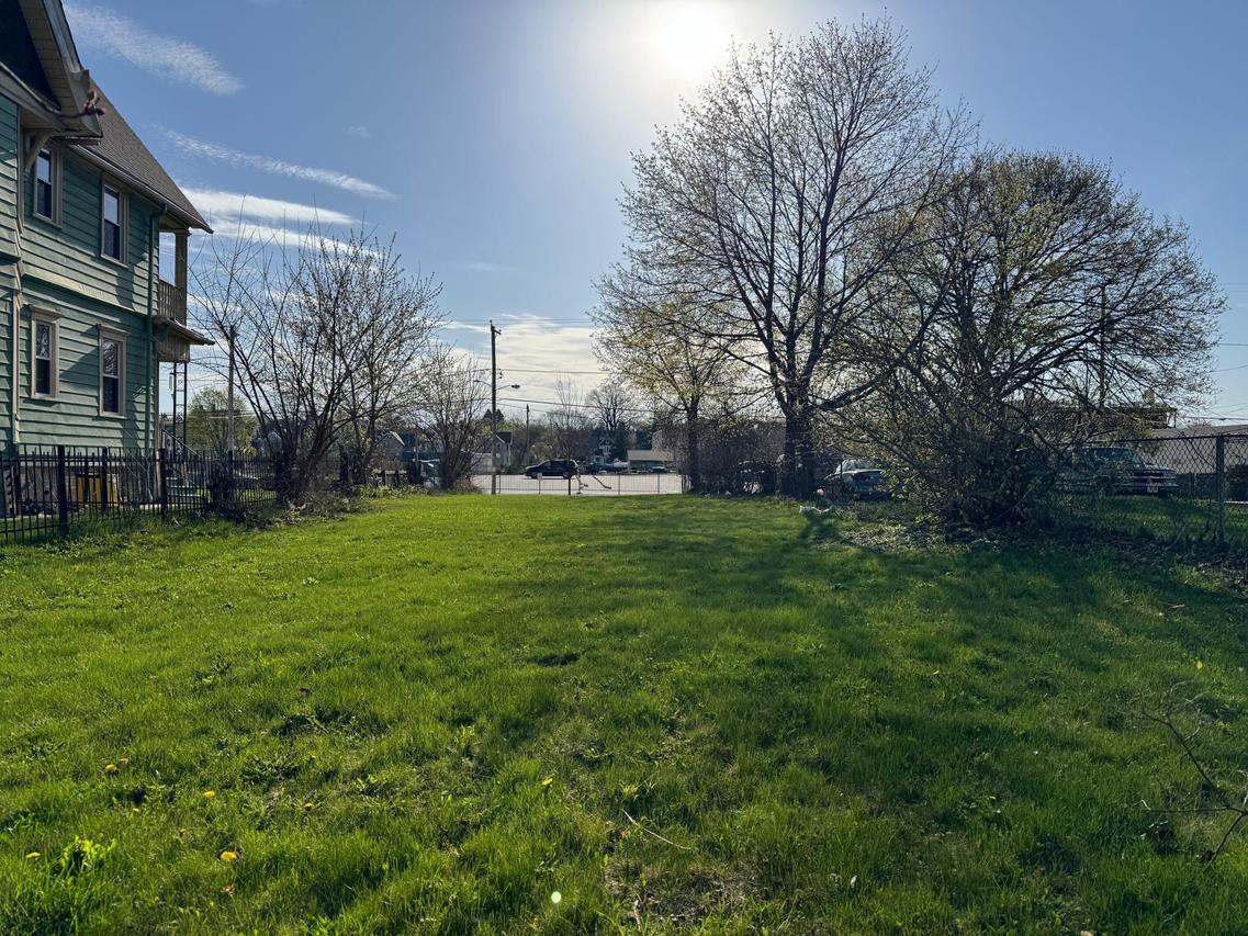 2528 N Vel R Phillips Ave, Milwaukee, WI 53212