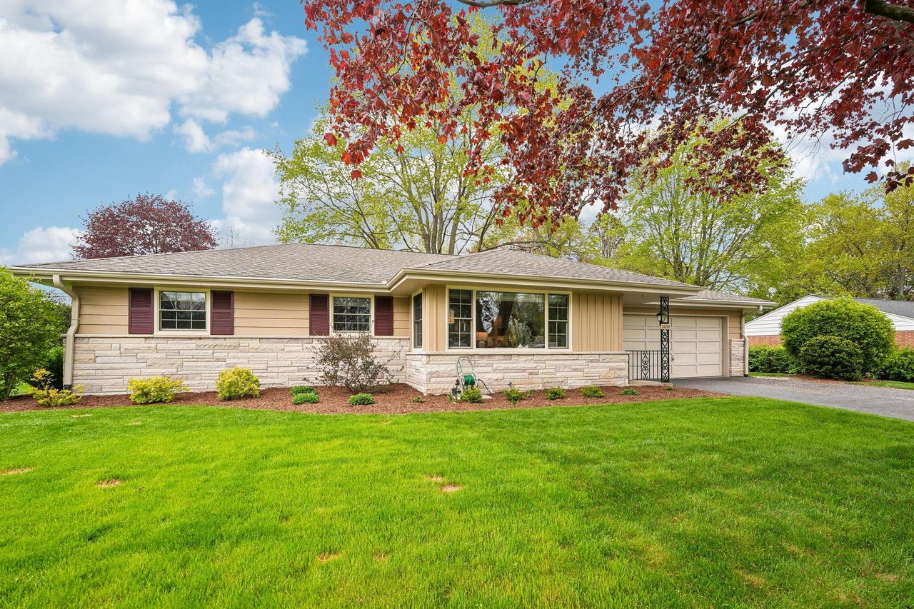 2430 W Apple Tree Rd, Glendale, WI 53209
