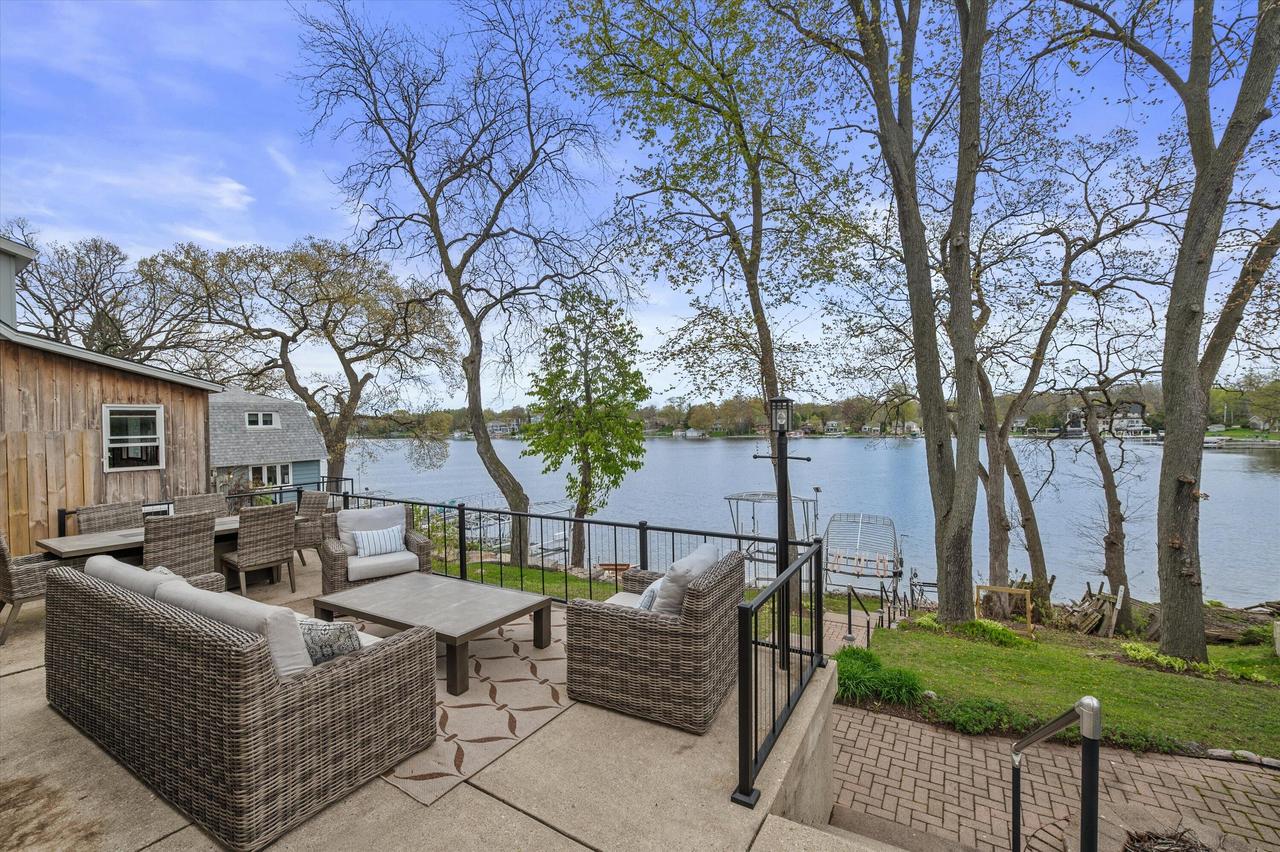 W342N4870 W Lindy Ln, Oconomowoc, WI 53058
