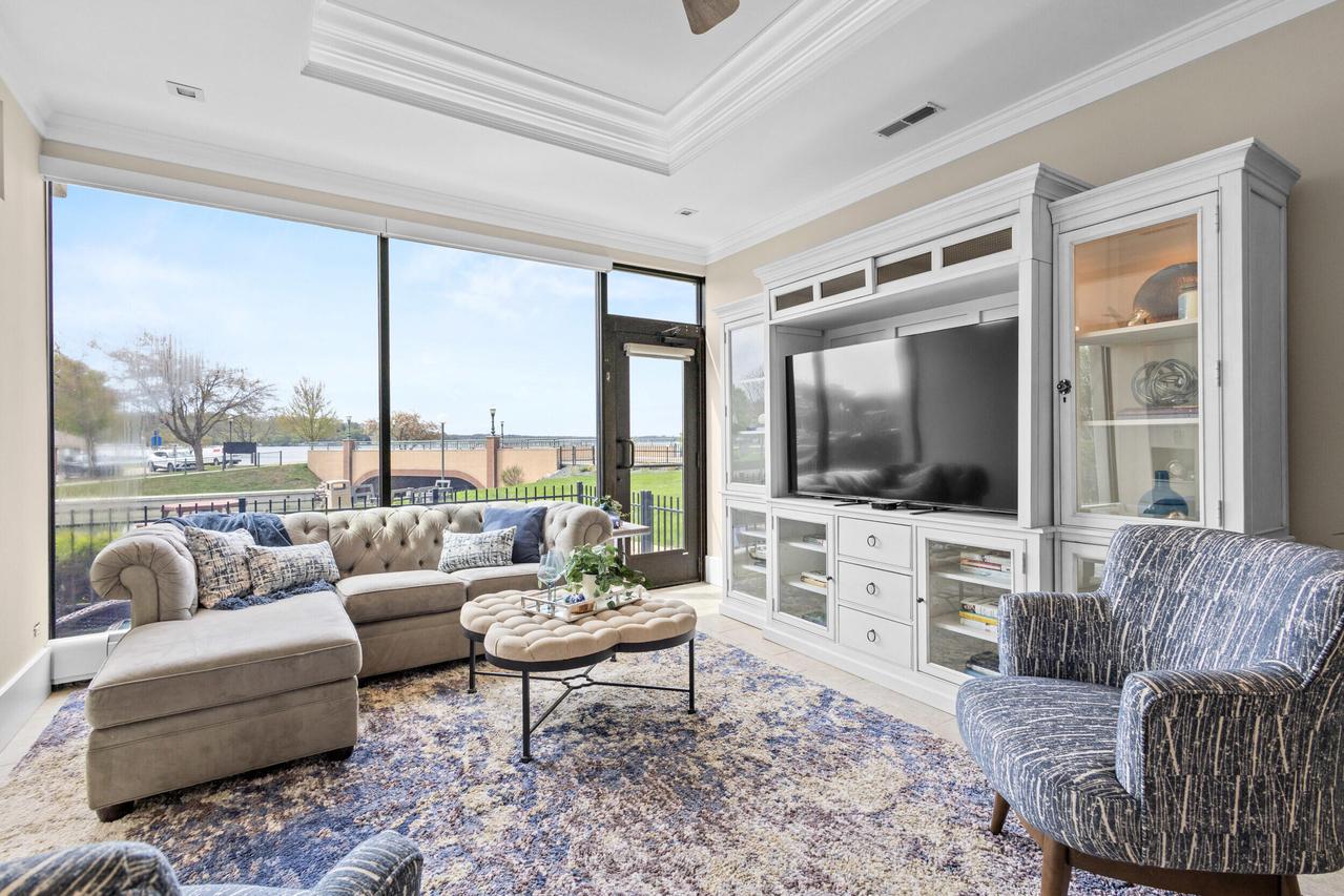 101 Broad St #104, Lake Geneva, WI 53147