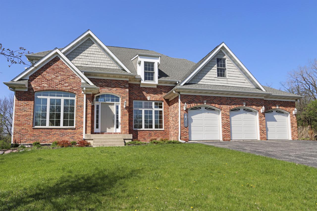 392 County Road B -, Fontana, WI 53125