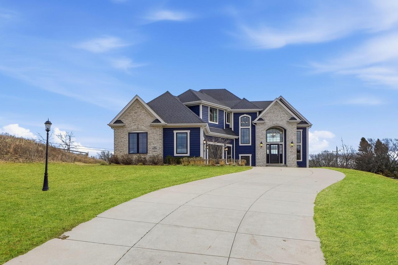 N87W25037 Bay Ct, Lisbon, WI 53089