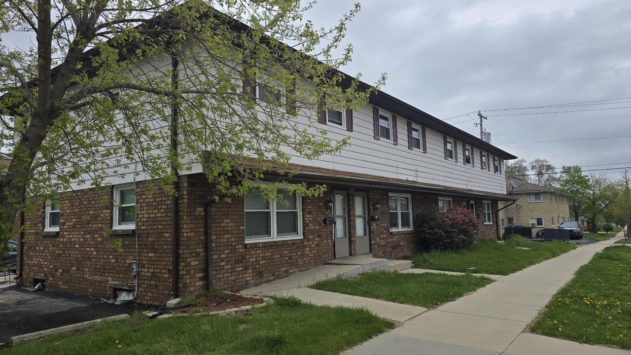 8324 W Morgan Ave #8330, Milwaukee, WI 53220