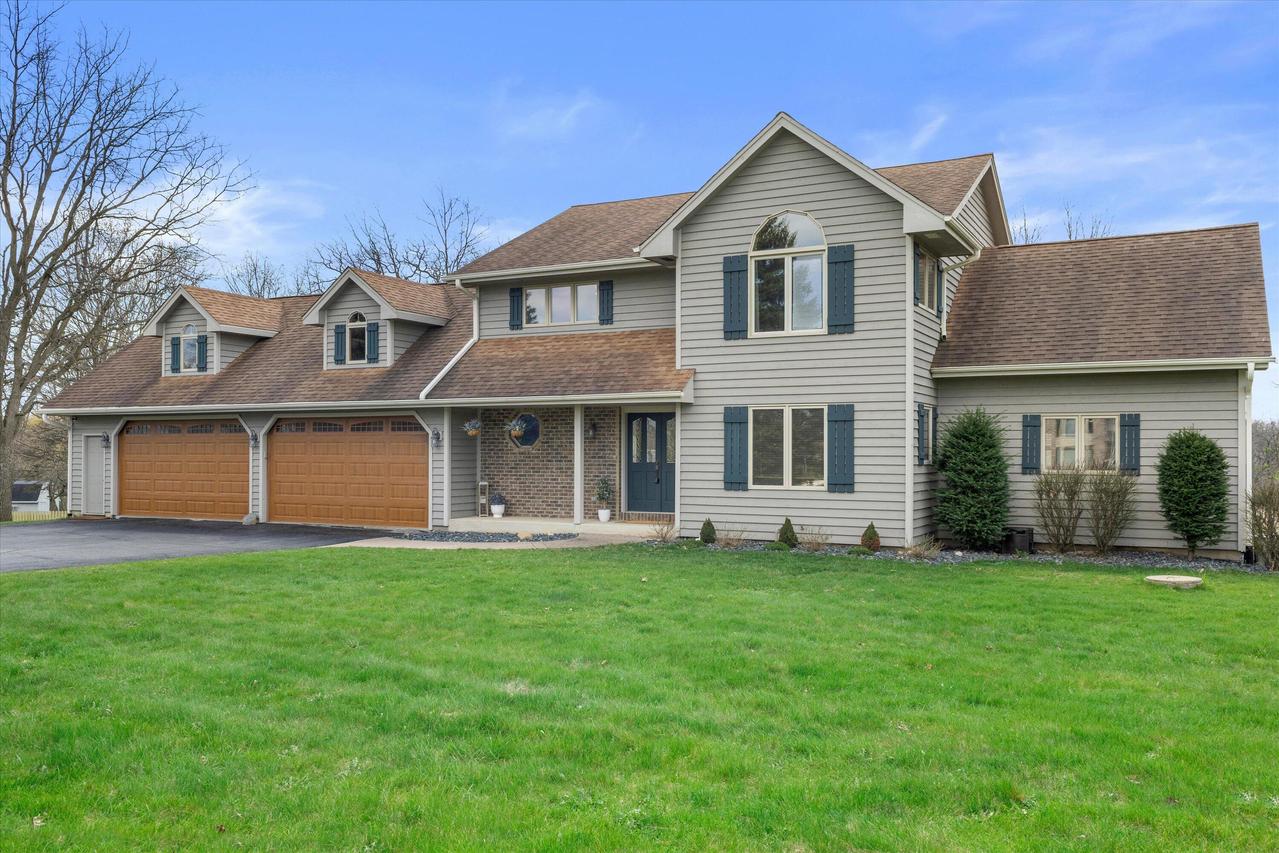 26041 Deer Ridge, Norway, WI 53185