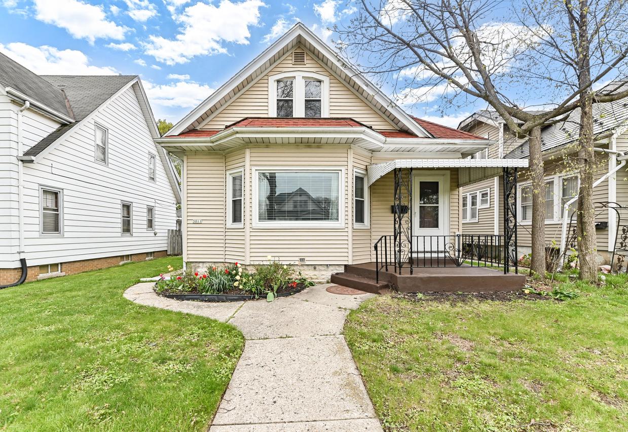 3009 S 48th St, Milwaukee, WI 53219