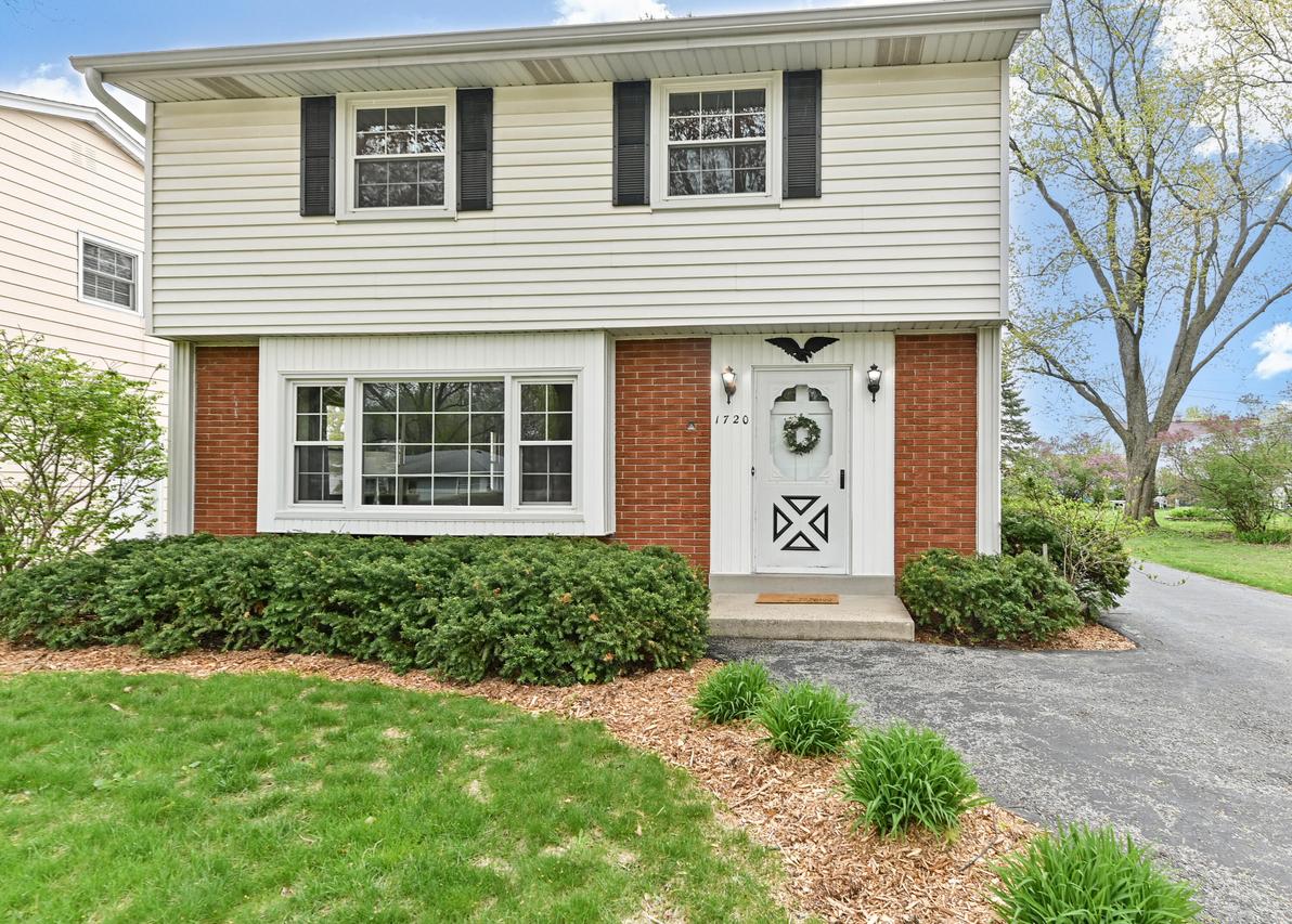 1720 N 117th St, Wauwatosa, WI 53226