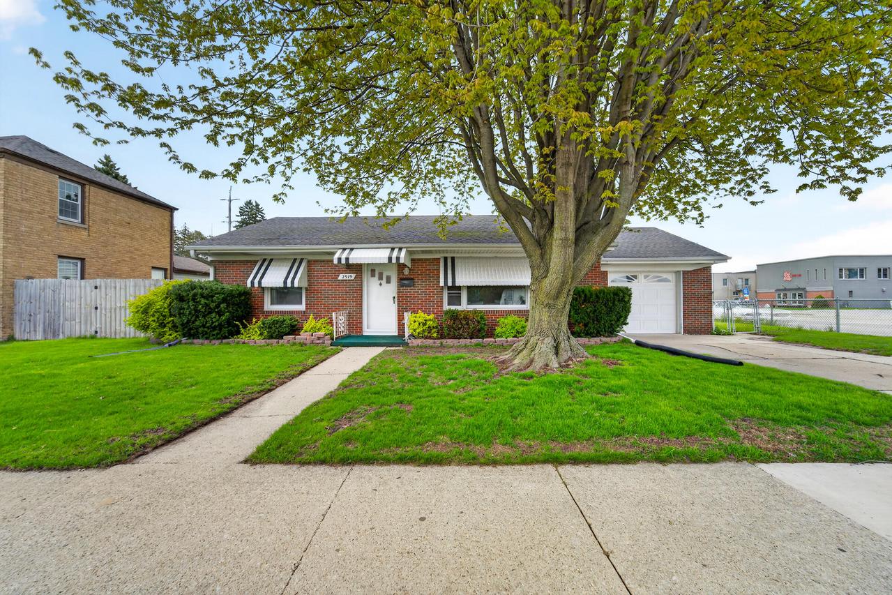 2919 Drexel Ave., Racine, WI 53403