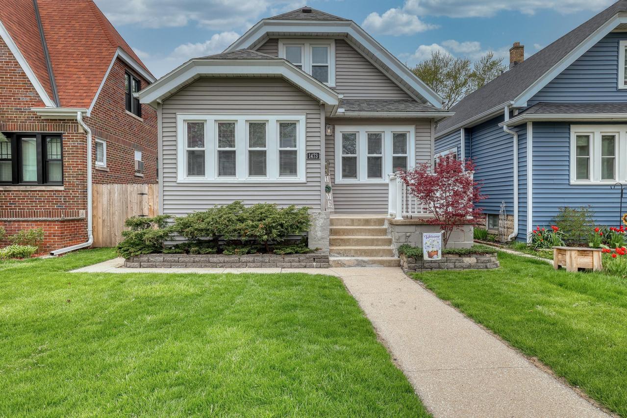 1473 S 90th St, West Allis, WI 53214