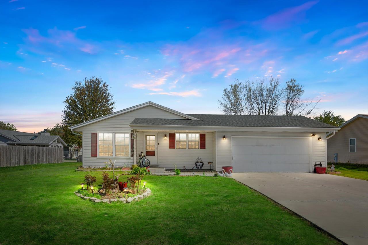 3080 W Kimberly Ave, Greenfield, WI 53221