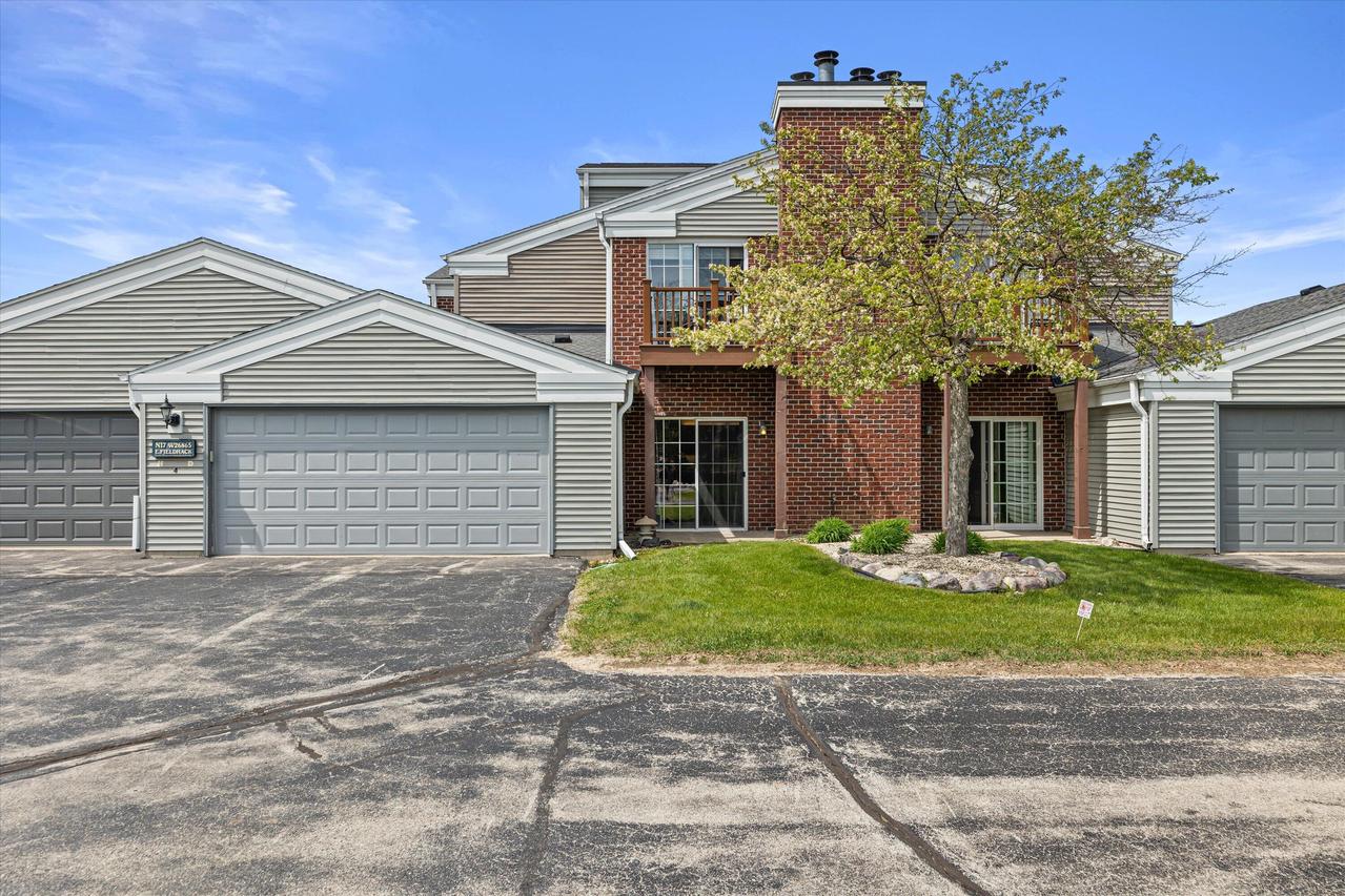 N17W26865 E Fieldhack Dr #D, Pewaukee, WI 53072