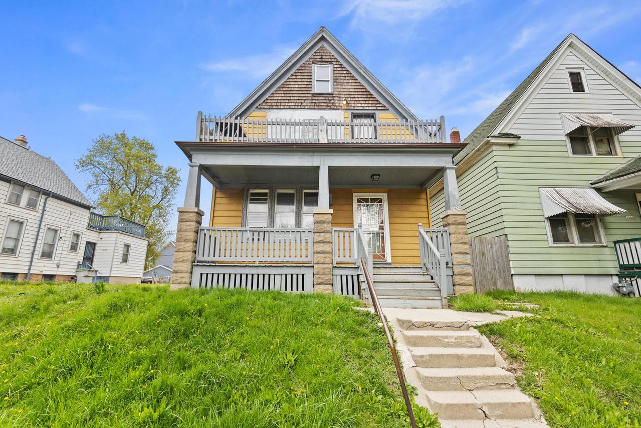 2850 N 28th St, Milwaukee, WI 53210