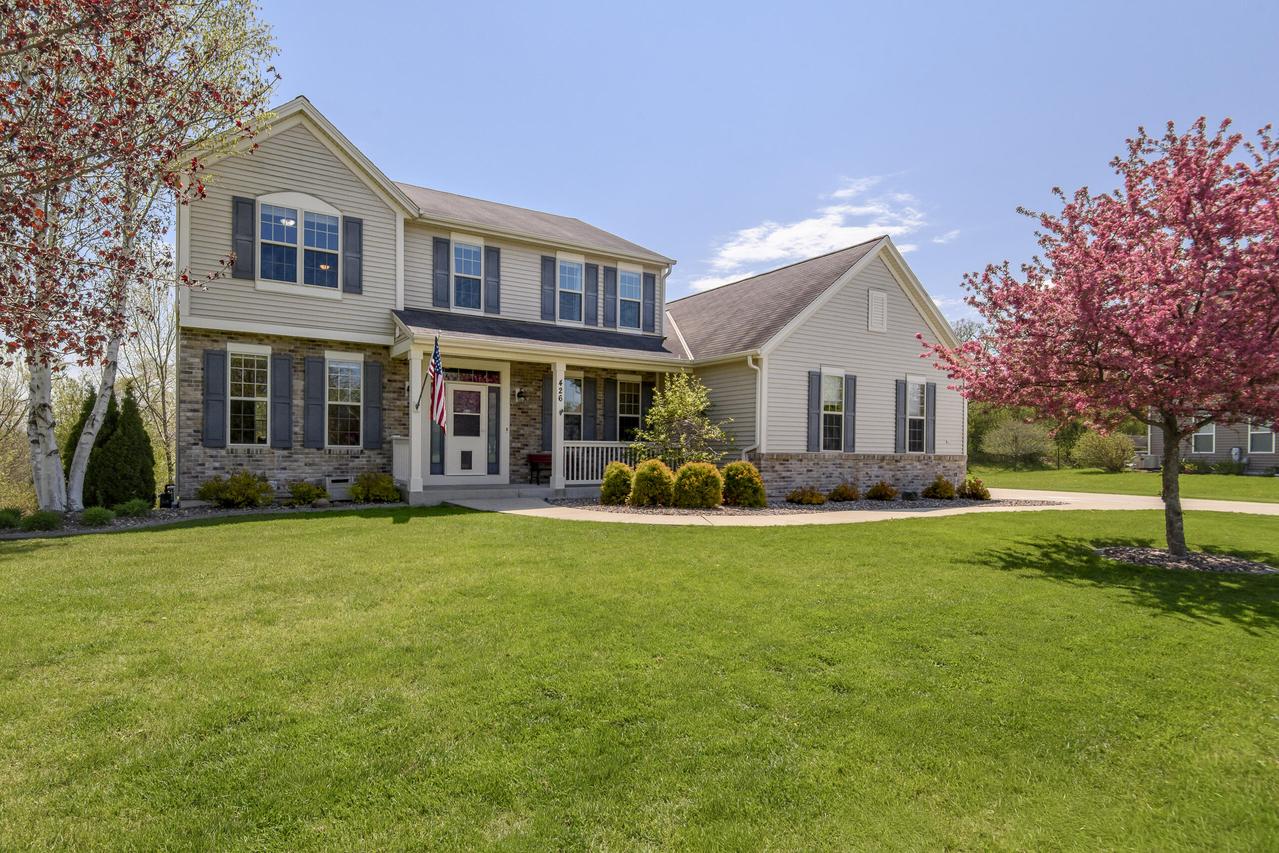 426 Augusta Dr, Mukwonago, WI 53149