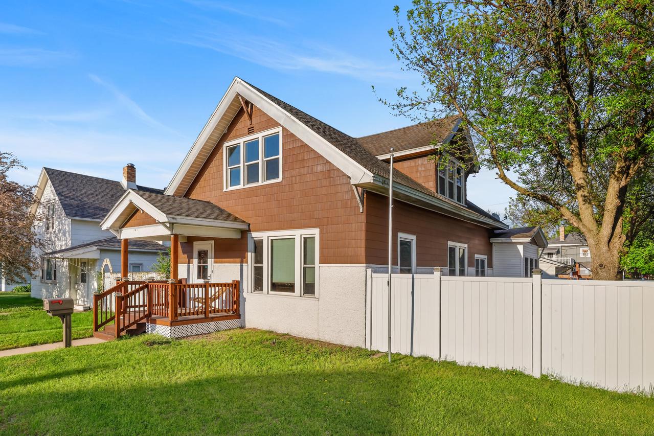 1402 George St, La Crosse, WI 54603