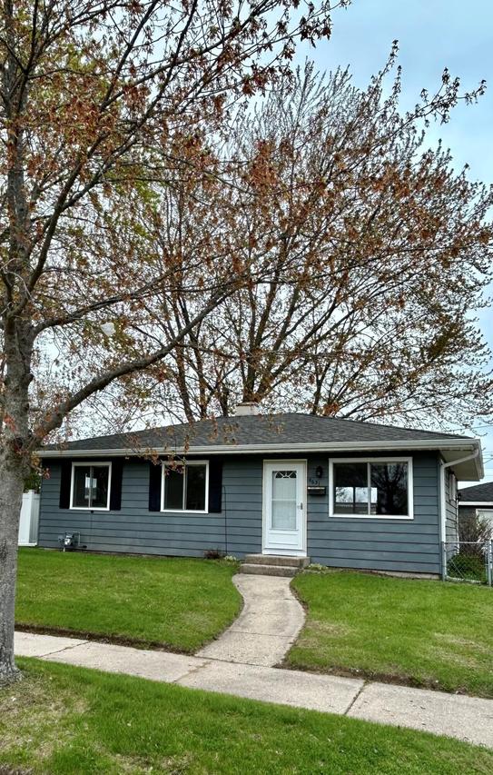 8631 15th Ave, Kenosha, WI 53143