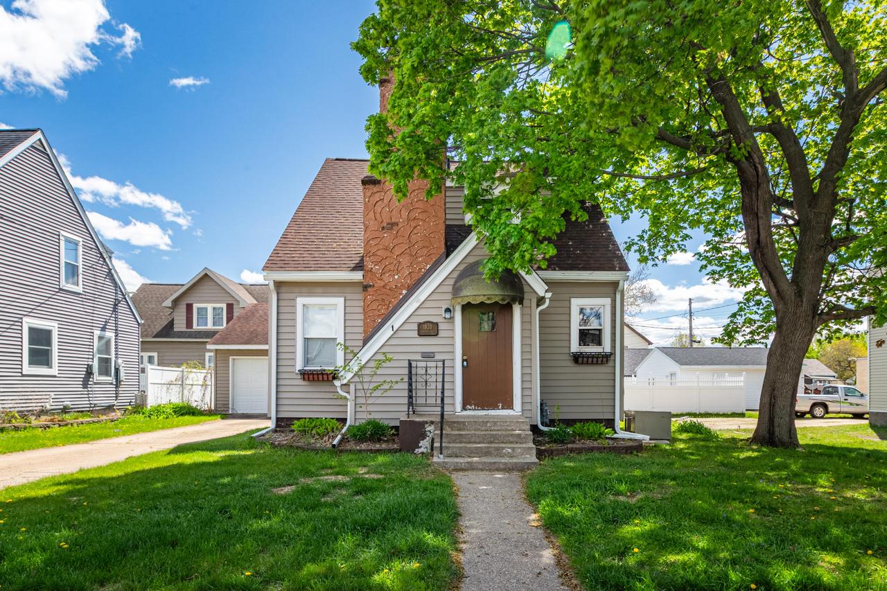 1820 Denton St, La Crosse, WI 54601