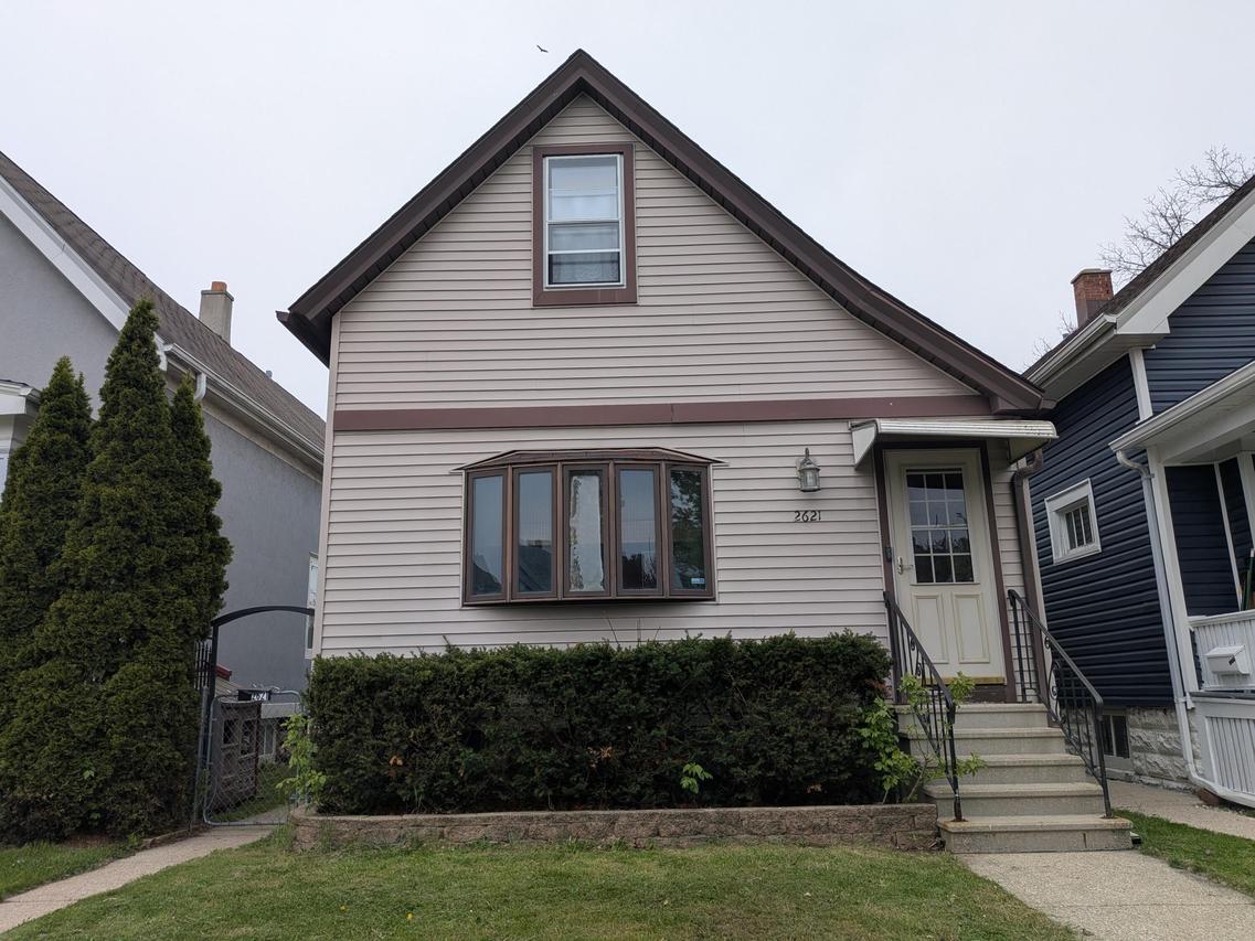 2621 S 30th St, Milwaukee, WI 53215