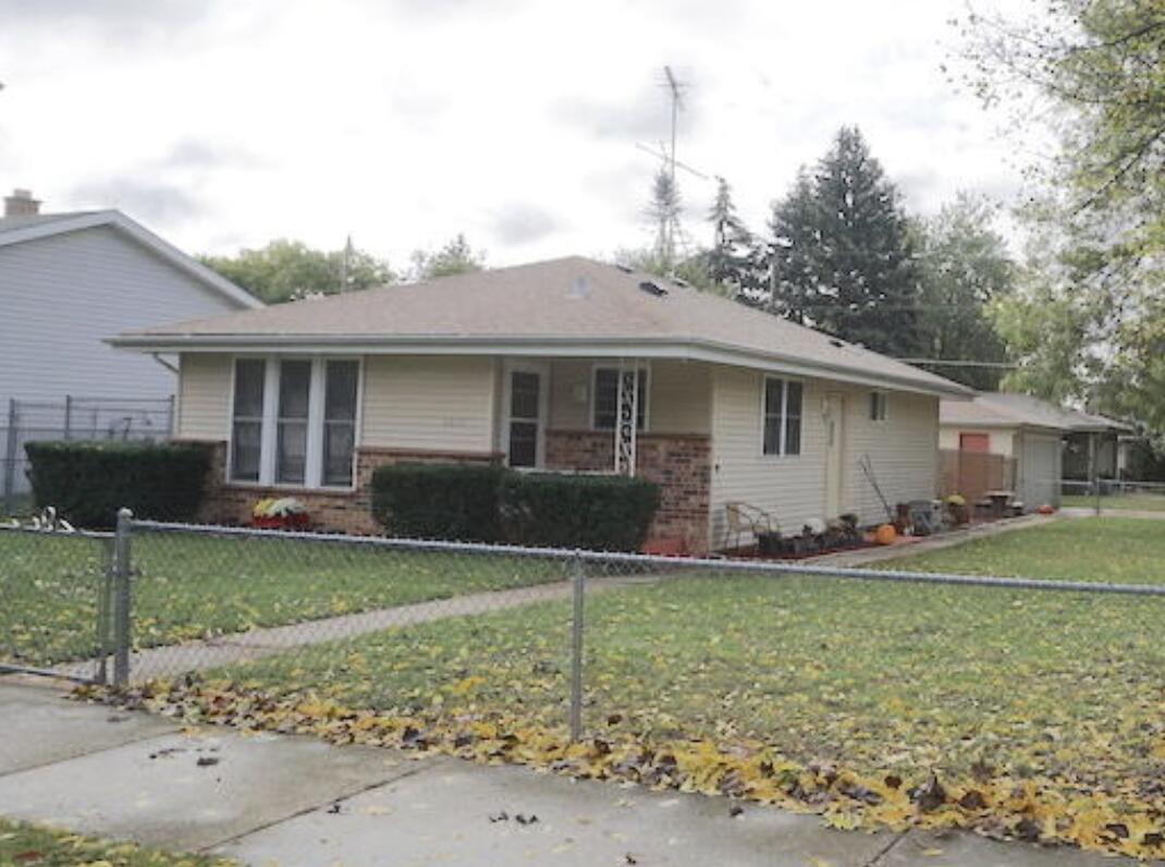 4821 79th St, Kenosha, WI 53142