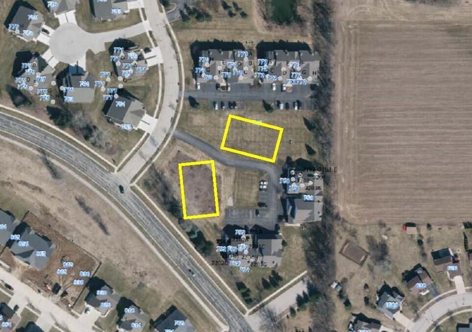 754 Bridlewood Dr #766, Hartford, WI 53027
