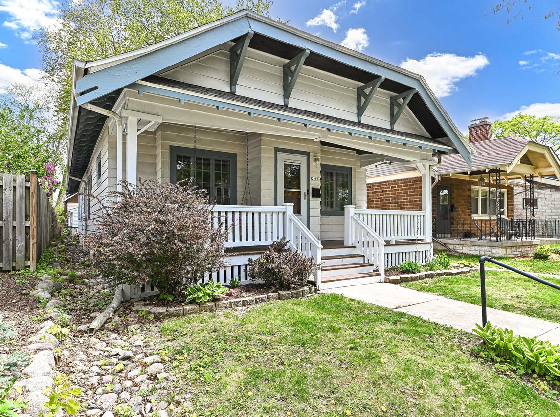 2212 N 57th St, Milwaukee, WI 53208