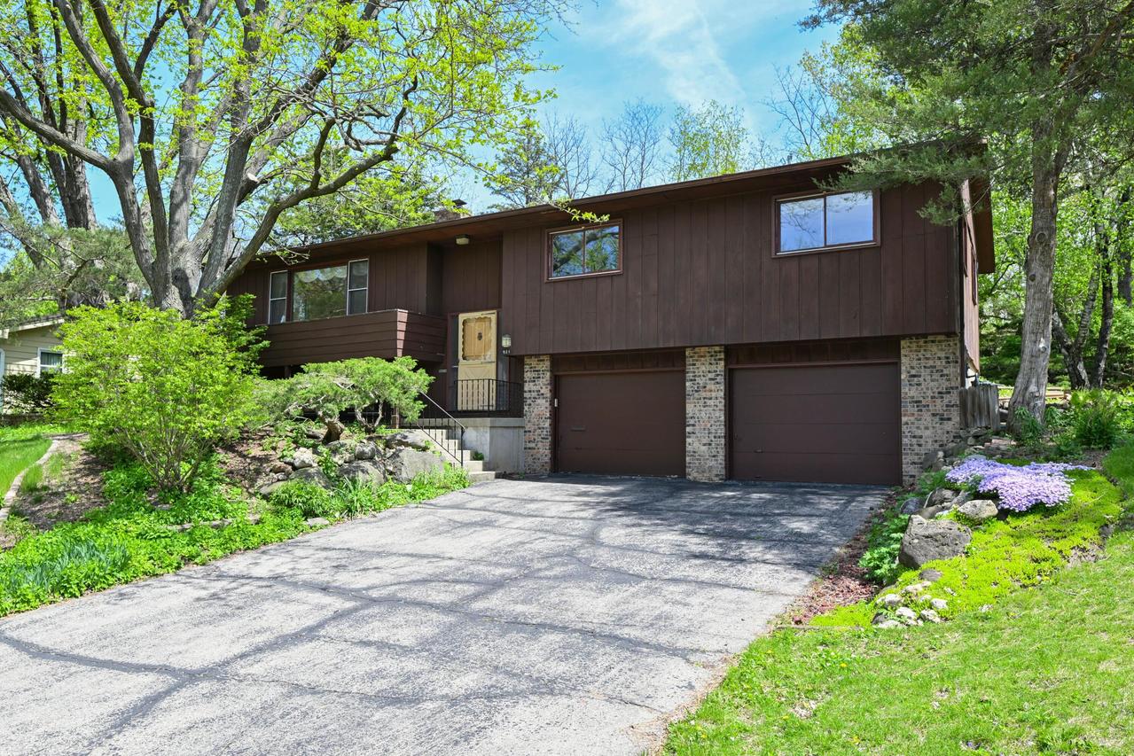 921 Greenwich Dr, Madison, WI 53711