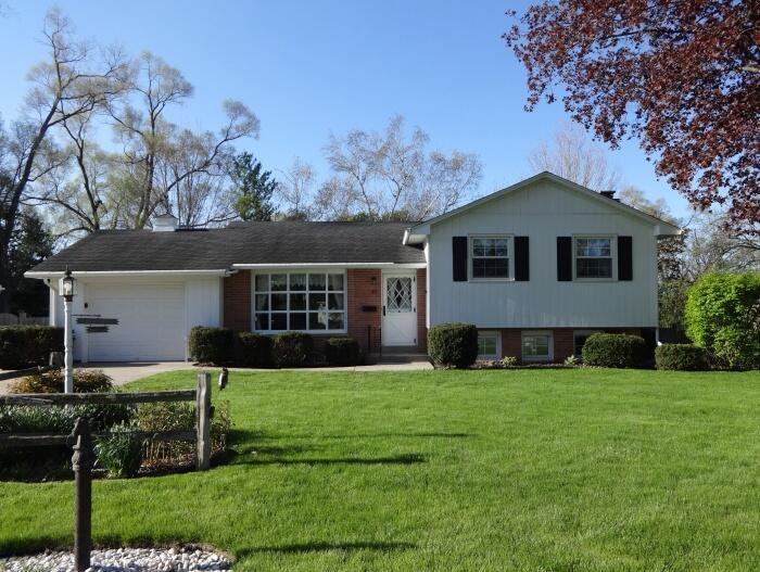 615 Rohda Dr, Waterford, WI 53185