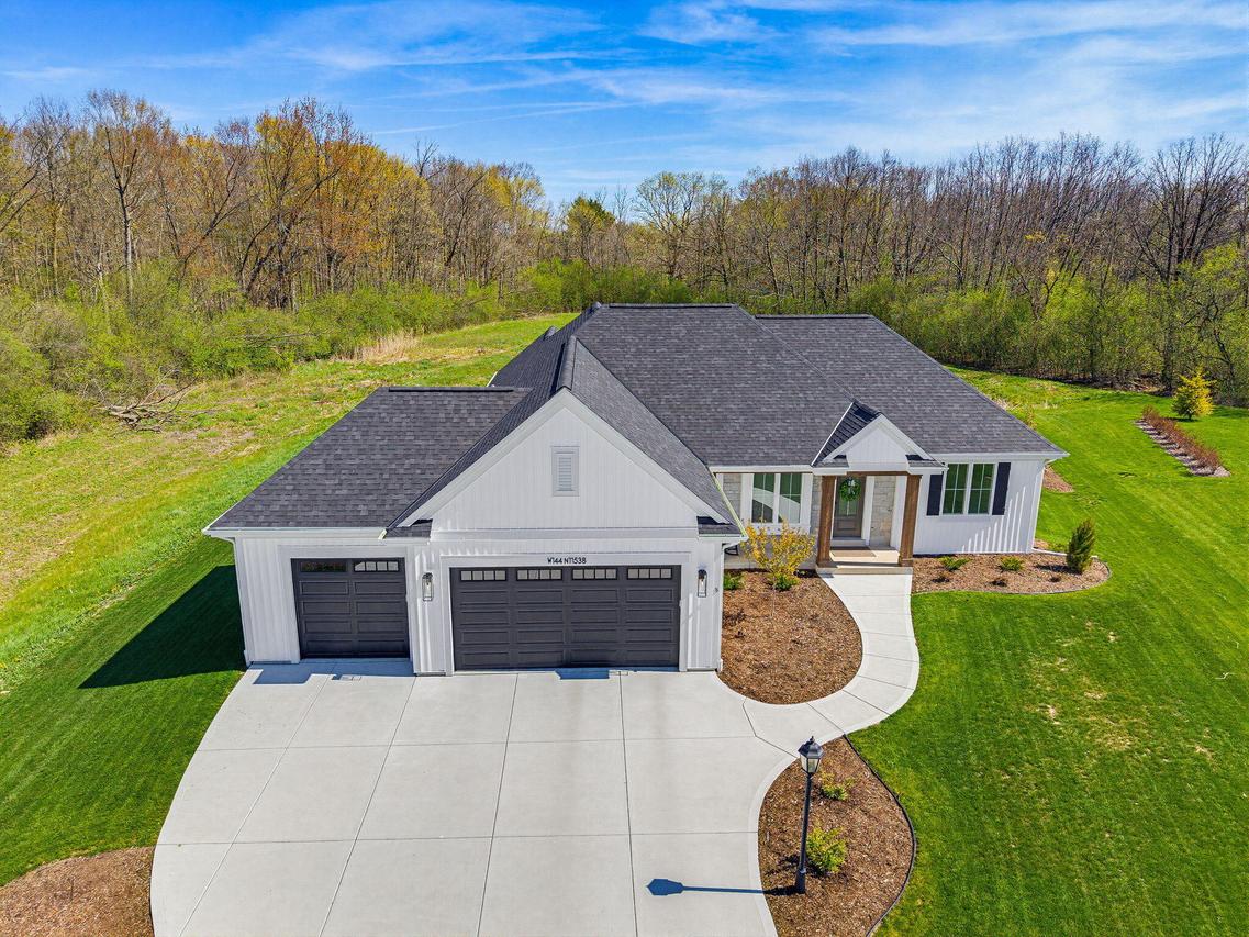 W144N11538 Wrenwood Dr, Germantown, WI 53022