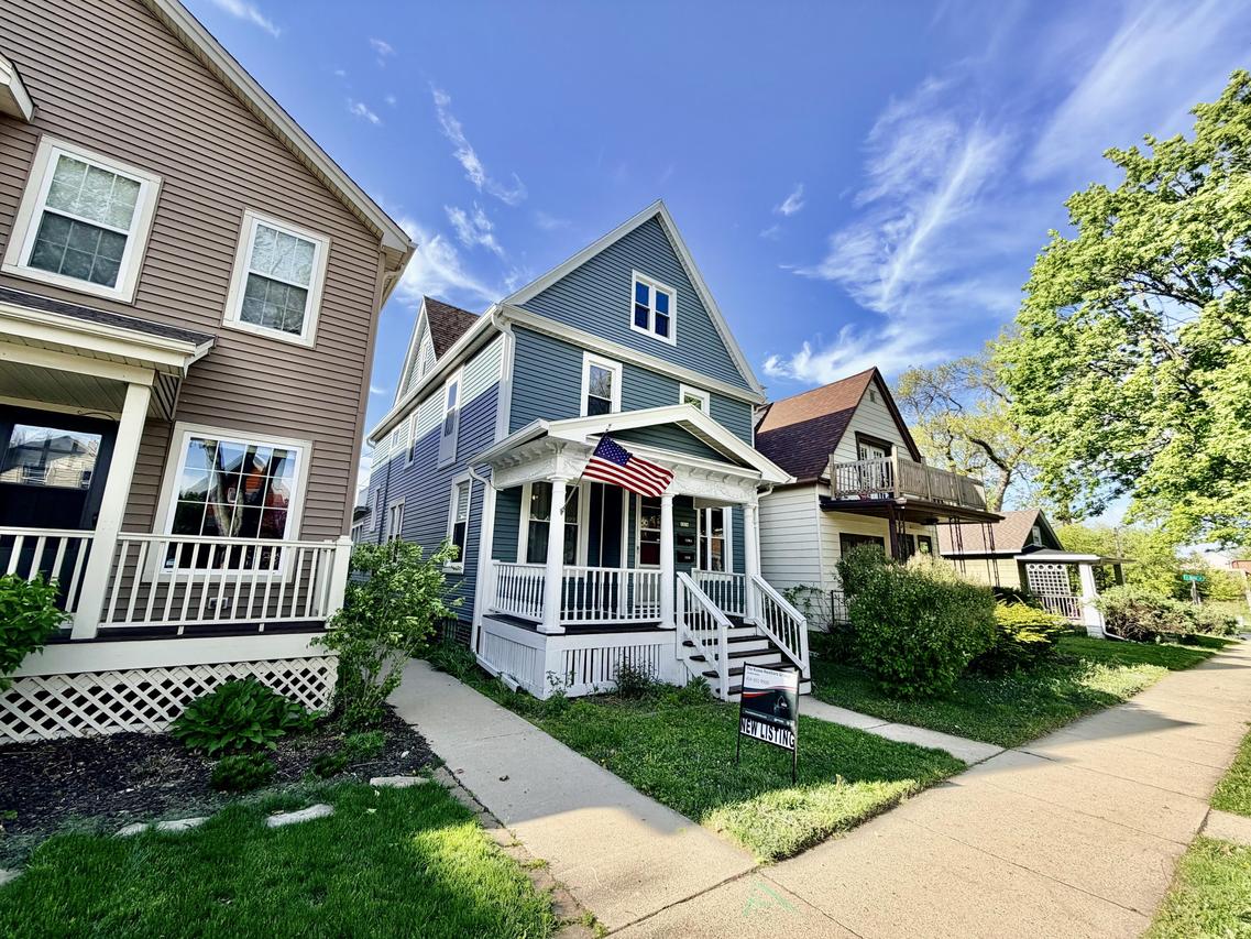 1216 E Russell Ave, Milwaukee, WI 53207
