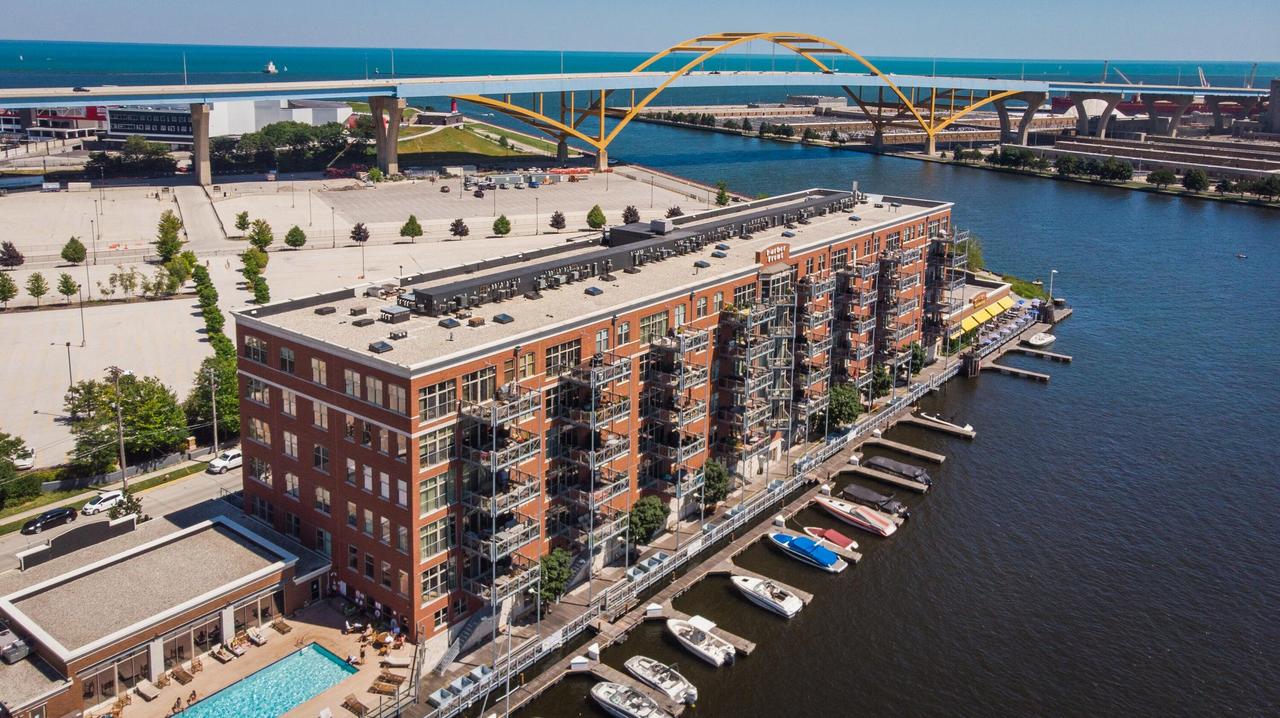 601 E Erie St #515, Milwaukee, WI 53202