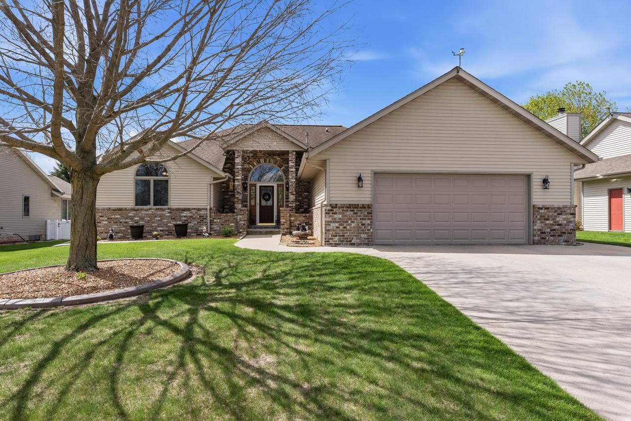 489 Braatz Dr, Kewaskum, WI 53040