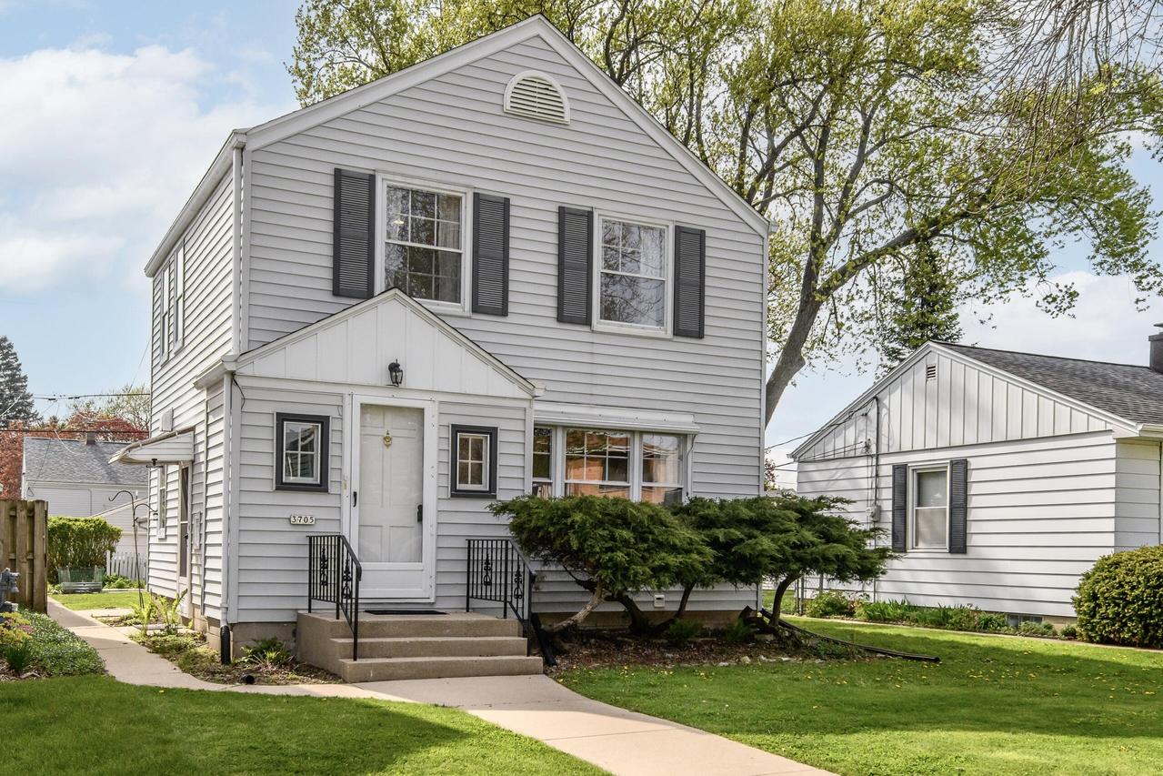 3705 S Herman St, Milwaukee, WI 53207