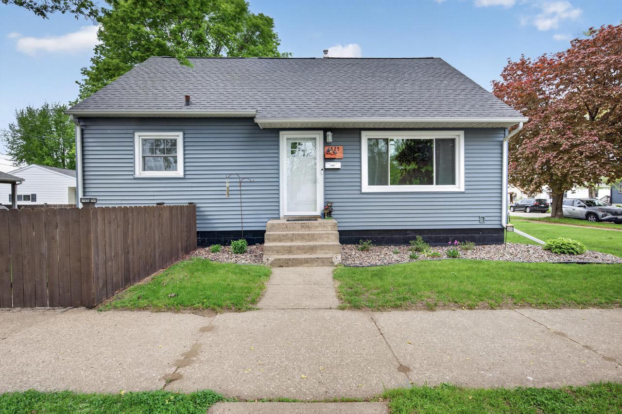 1825 Travis St, La Crosse, WI 54601