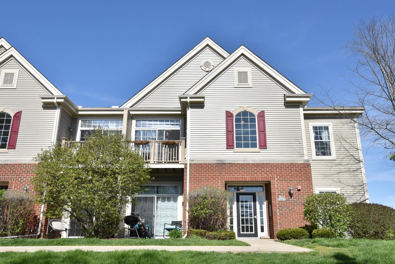 W206N16618 Blackberry Cir #2327, Jackson, WI 53037