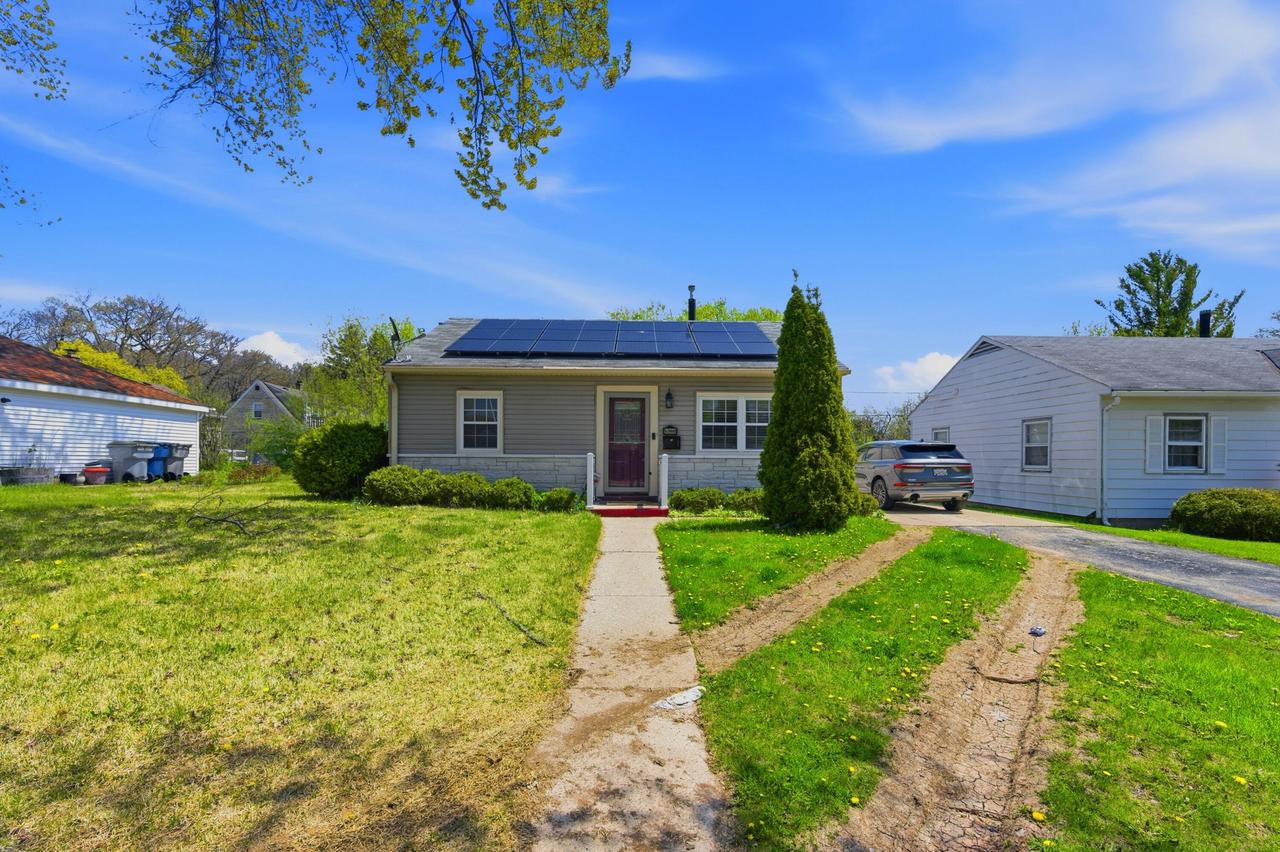 5360 N 50th St, Milwaukee, WI 53218